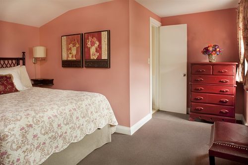 Madison Inn オーク・ブラフス エクステリア 写真