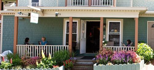 Madison Inn オーク・ブラフス エクステリア 写真