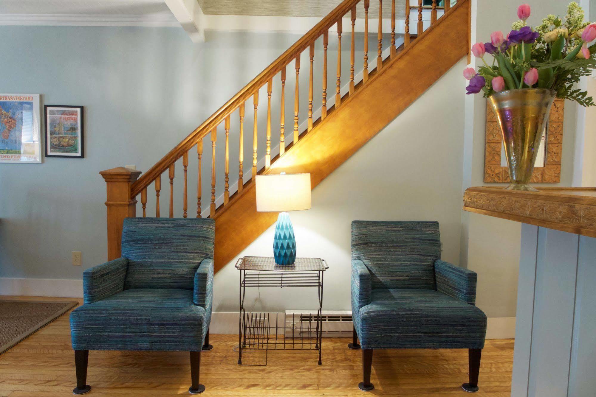 Madison Inn オーク・ブラフス エクステリア 写真