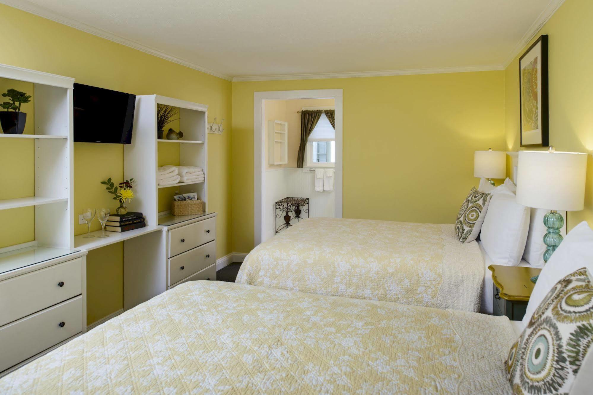 Madison Inn オーク・ブラフス エクステリア 写真
